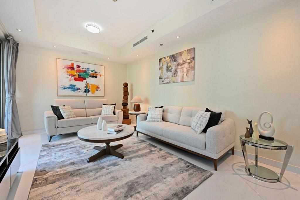 Modern Luxury Upgraded 2BR Apartment The Greens, Дубай (обновени цени ... - Upgraded Luxury Apartments With Private Club Services