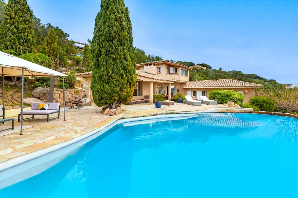 Villa de standing piscine- vue mer panoramique