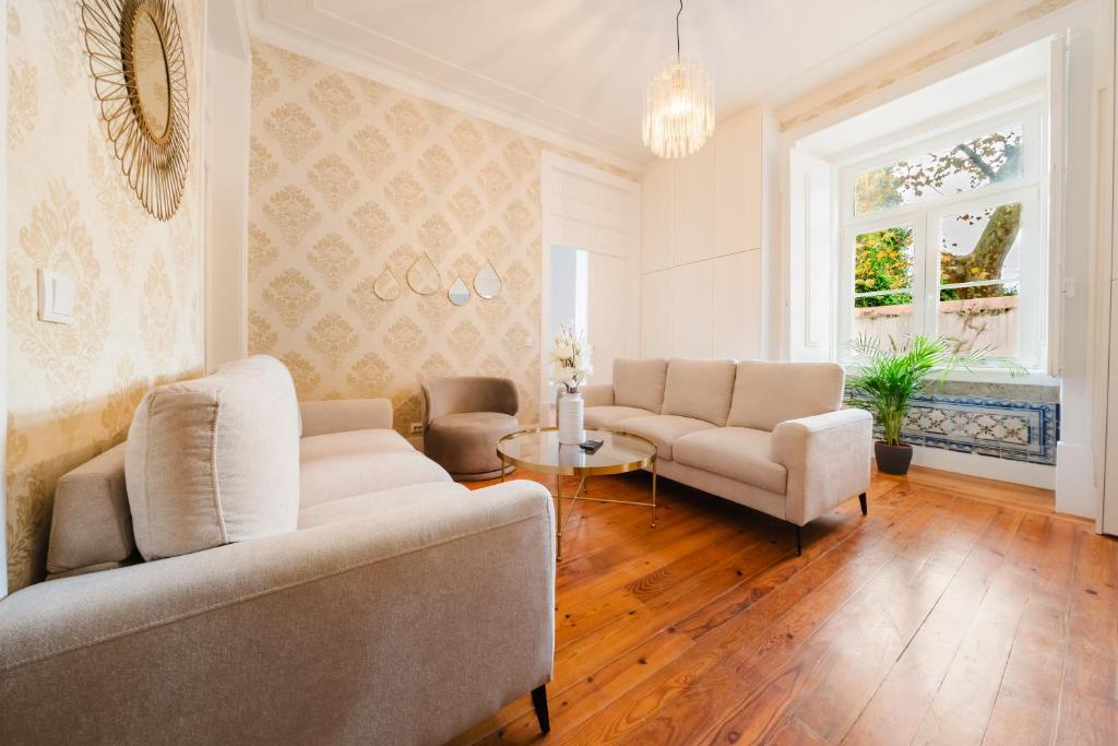 City Center Iconic 6BR Luxury Stay wAC