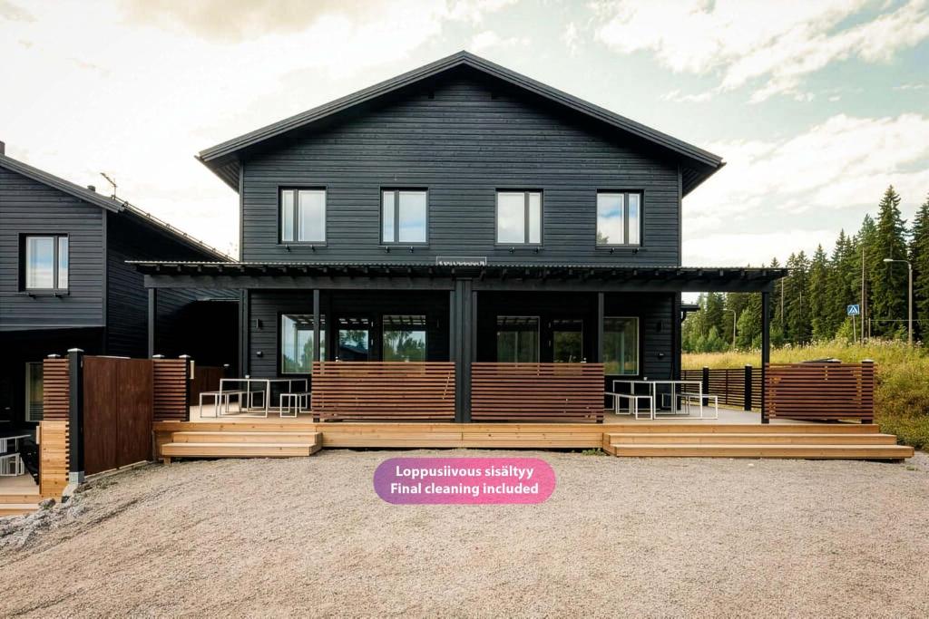 Το κτήριο όπου στεγάζεται  η βίλα