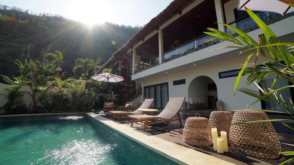 Hồ bơi trong/gần Aman Amed Lima 3BR Villa w Panoramic Ocean Views