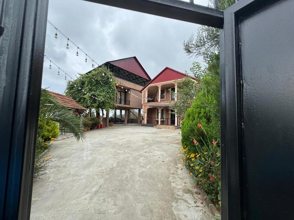 El edificio en el que está la villa