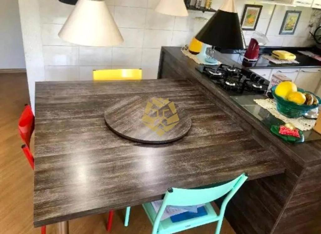 Η κουζίνα ή μικρή κουζίνα στο Hostel Curitiba Barreirinha