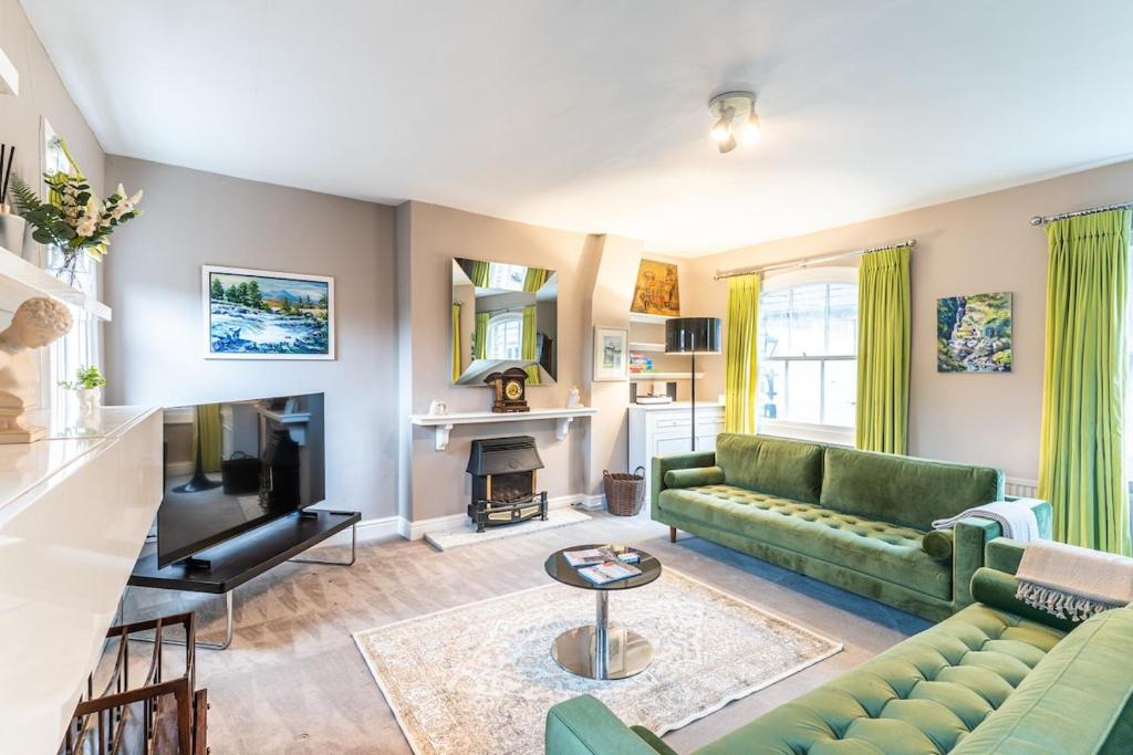 Et opholdsområde på Central Stamford Apartment - Very Spacious