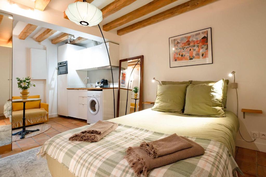 Charming Apartment in Notre-Dame - Housity