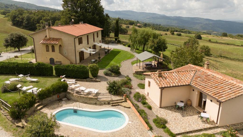 Бассейн в Agriturismo Le Casaline или поблизости