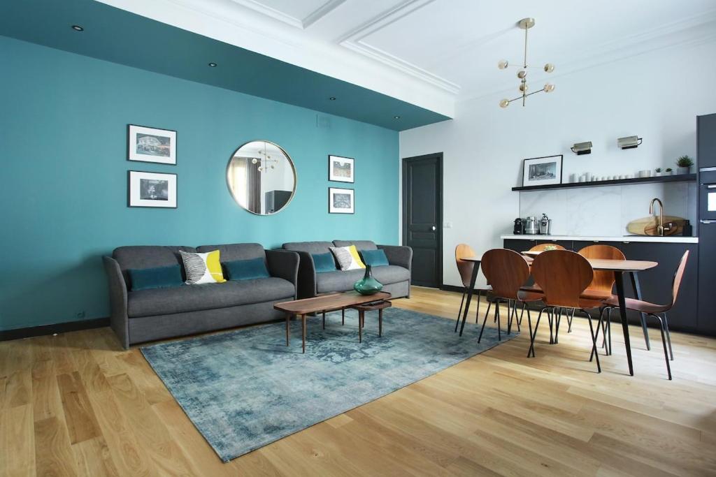 Apartment Champ de Mars - Tour Eiffel by Studio prestige