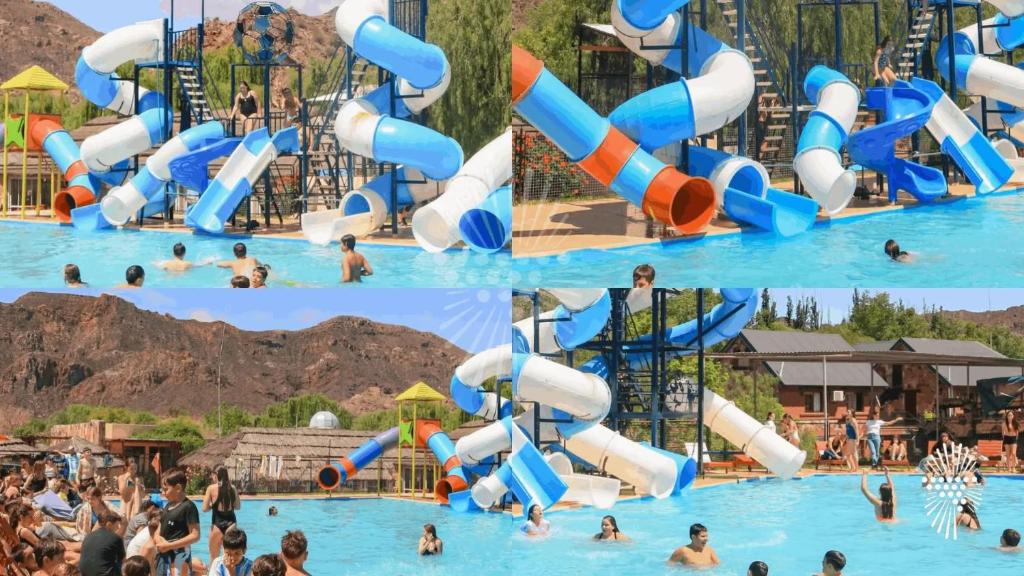 un gruppo di persone che giocano in un parco acquatico di de paso alojamientos a San Rafael