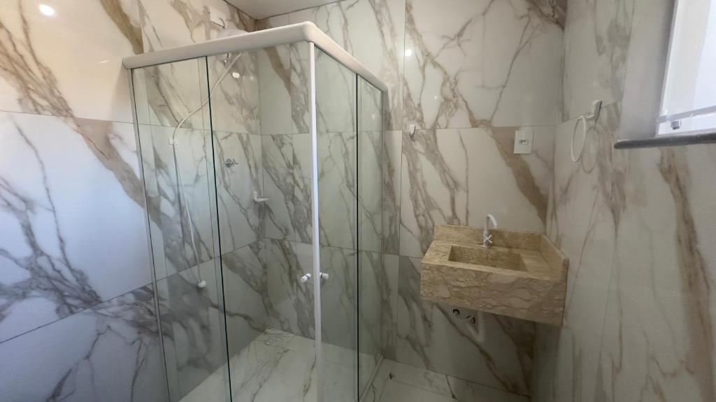 Ένα μπάνιο στο Residência da Kel