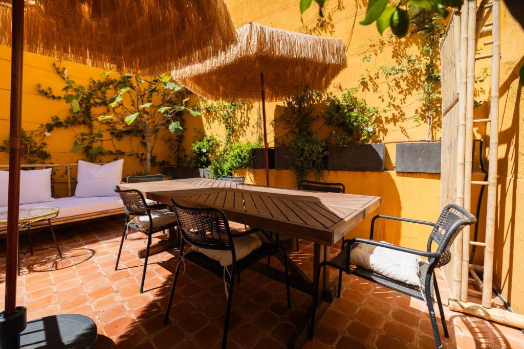 Billede fra billedgalleriet på Elegant 3BR TownHouse w/ En-Suite Baths – Mouraria | By Airnest i Lissabon