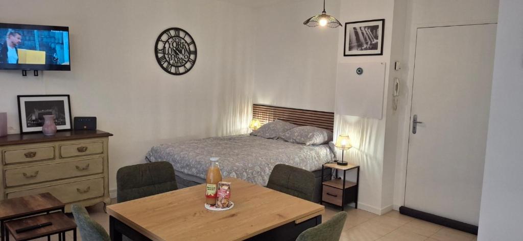 Ένα ή περισσότερα κρεβάτια σε δωμάτιο στο Xapital