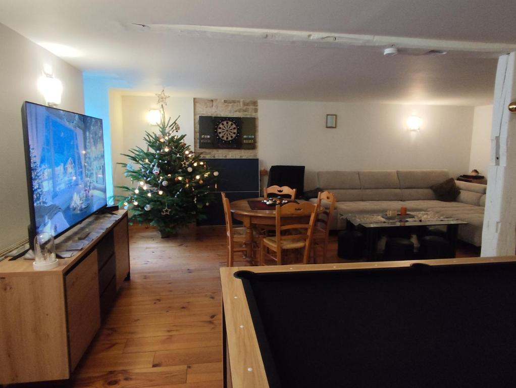 Μια τηλεόραση ή/και κέντρο ψυχαγωγίας στο Le loft