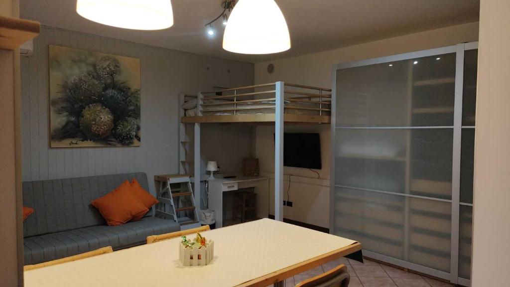 Μια τηλεόραση ή/και κέντρο ψυχαγωγίας στο Piccola Oasi