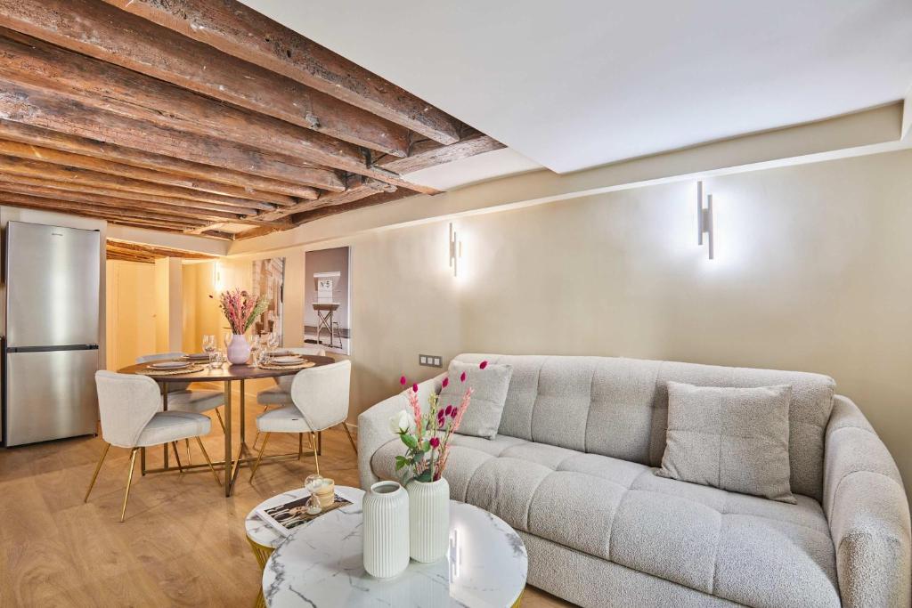 Amazing apartment in Center of Paris