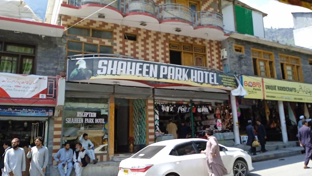 Επισκέπτες που μένουν στο New Shaheen Park Hotel