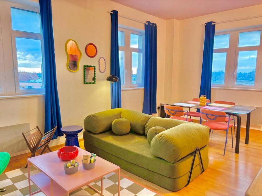 Χώρος καθιστικού στο La Belle Breisach - Pop et Arty - Near Colmar