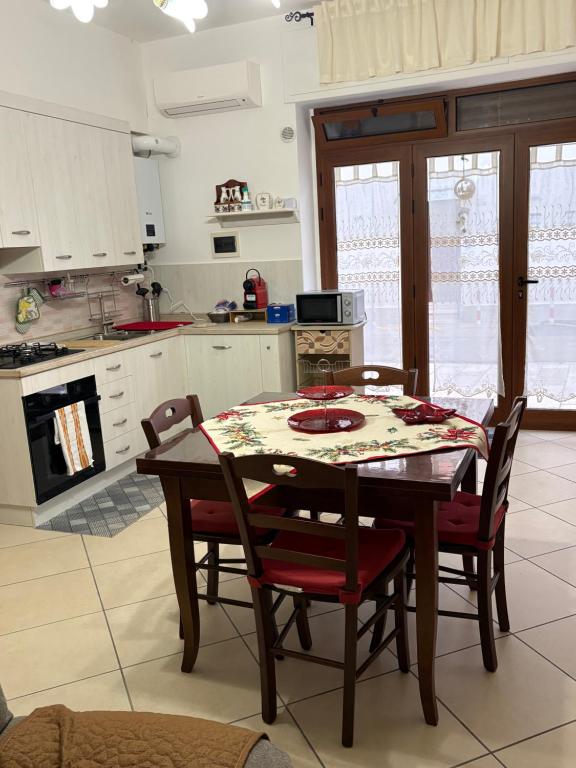 Η κουζίνα ή μικρή κουζίνα στο Amber house