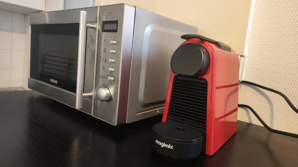 Galería fotográfica de Comfortable & bright Parisian studio! en Ivry-sur-Seine