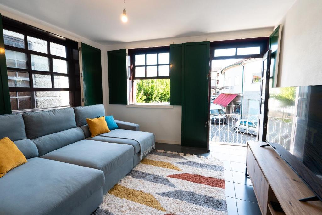 Χώρος καθιστικού στο Renovated Historic House T2