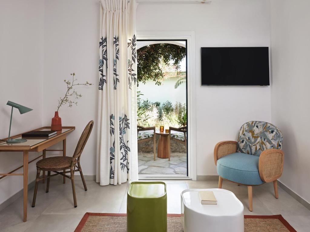 Myconian Sunrise Relais & Chateaux Hotel - 2