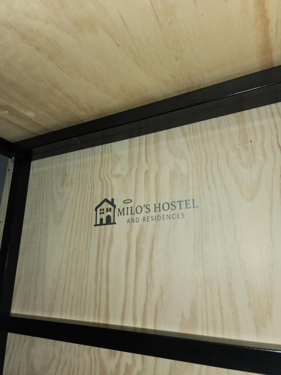 Πιστοποιητικό, βραβείο, πινακίδα ή έγγραφο που προβάλλεται στο Milo's Hostel and Residences