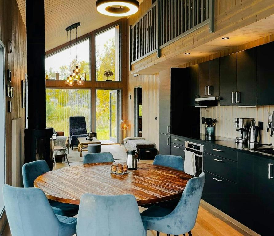 Φωτογραφία από το άλμπουμ του Modern Cabin With Panoramic Views In Nøsen σε Lykkja