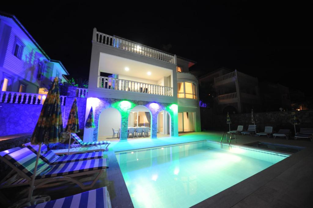 Bazén v ubytování joseph villas nebo v jeho okolí