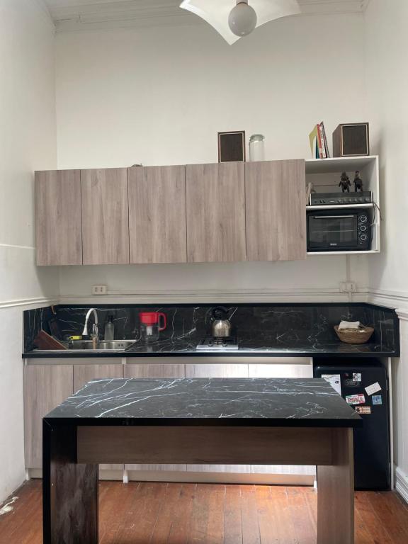 Køkken eller tekøkken på Departamento Amoblado Ekeka House