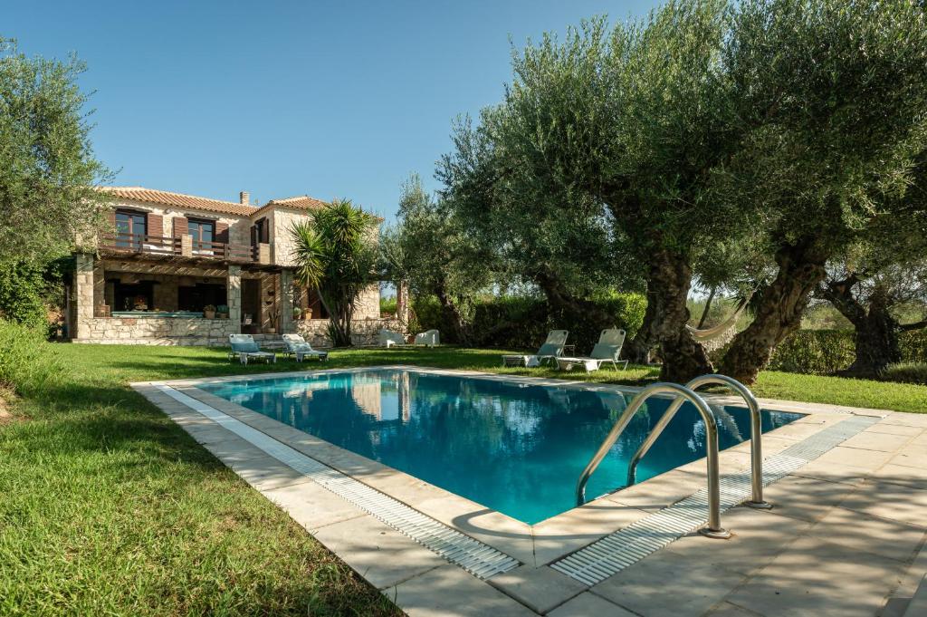 Hồ bơi trong/gần 3 Sorelle Private Stone Villa