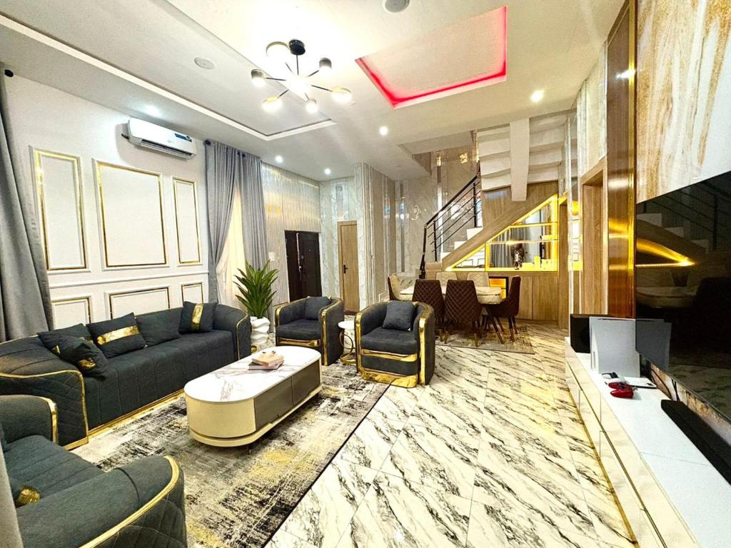 Χώρος καθιστικού στο A & F Luxury Homes