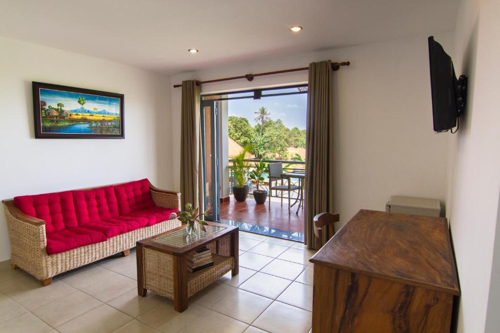Le Kroma Villa - Family Room With Garden View