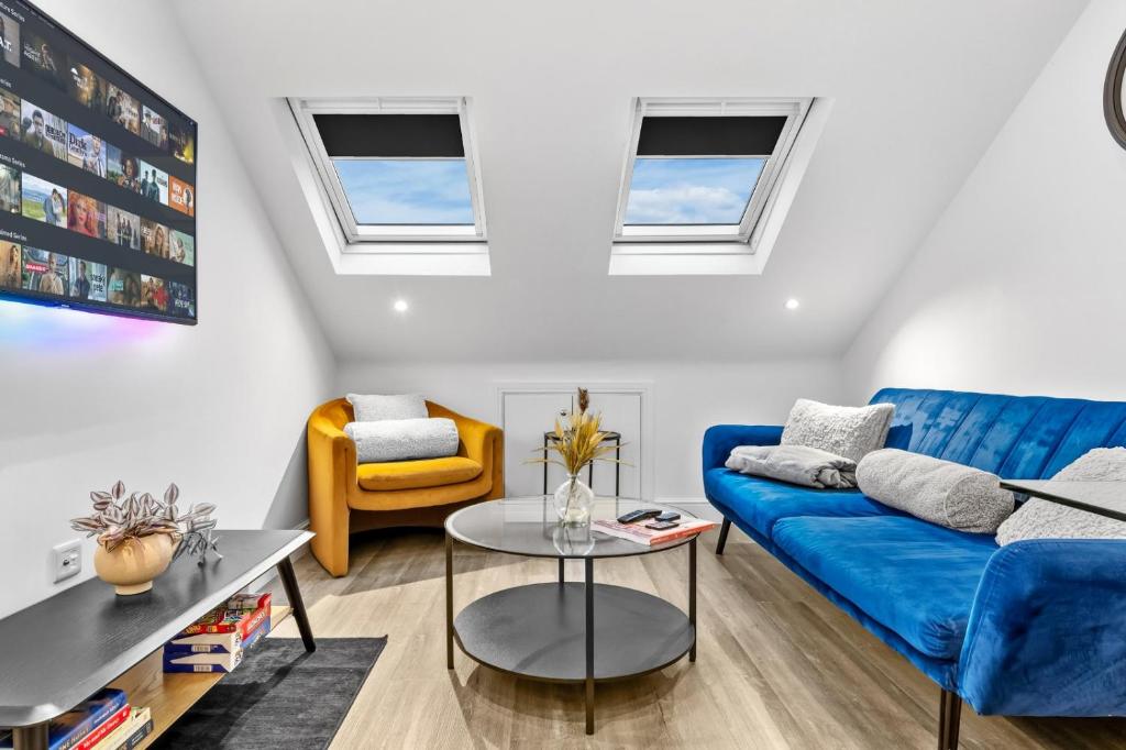 Posezení v ubytování Central Hendon - 1 Min to Train - Free Parking