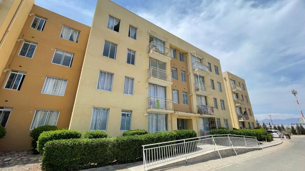 El edificio en el que está el departamento