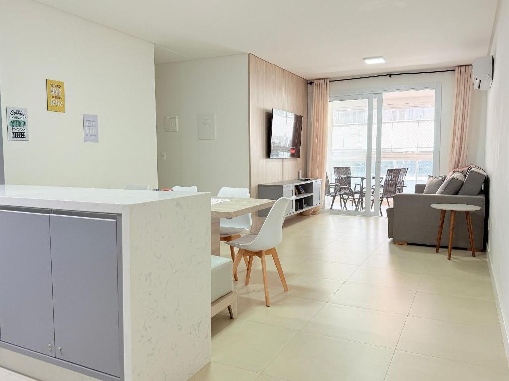 Mirante Home Club - Two-Bedroom Deluxe Apartment With Balcony