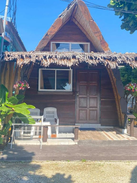 Lanta Wild Beach Resort - 1