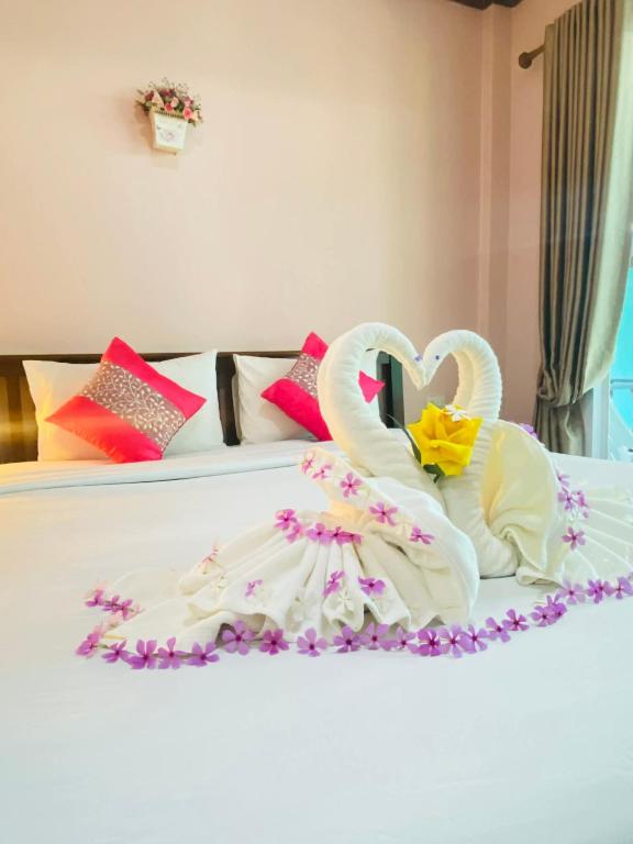 Lanta Wild Beach Resort - 12