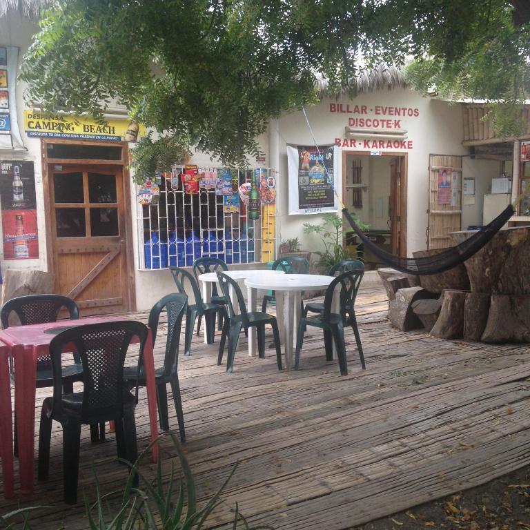 Restaurace v ubytování Hostal Camping Beach