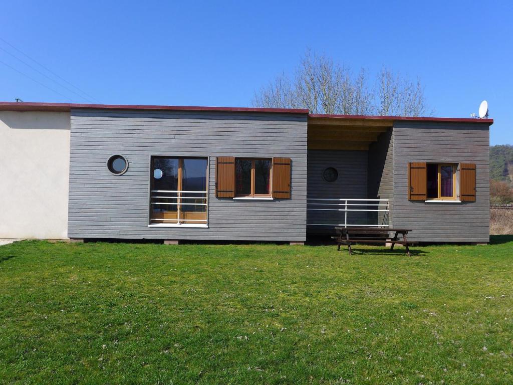 Φωτογραφία από το άλμπουμ του Location calme en bord de Marne avec terrasse et jeux d'extérieur - FR-1-611-128 σε Soncourt-sur-Marne