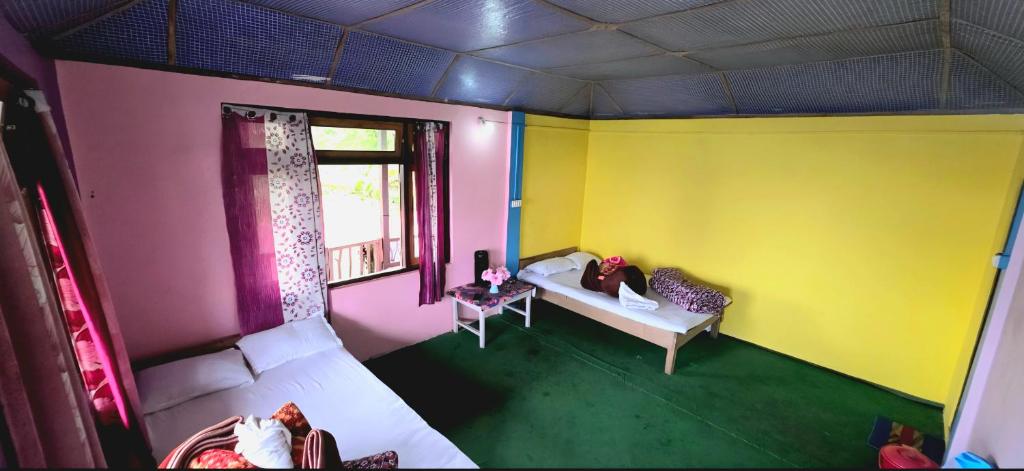 Ένα ή περισσότερα κρεβάτια σε δωμάτιο στο Brookland Stays