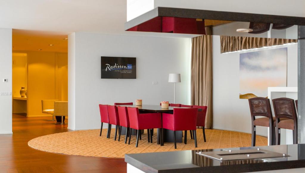 Radisson Blu Hotel & Convention Centre Kigali - Suite Royal Con Acceso A Terraza Y Salón