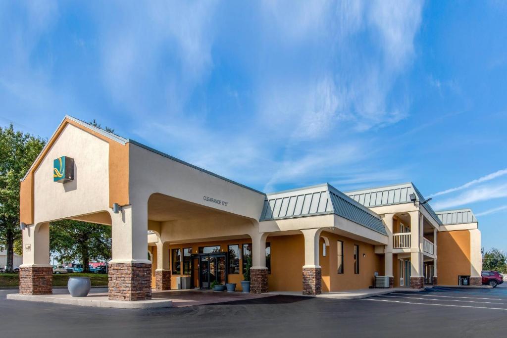 Το κτήριο όπου στεγάζεται  το πανδοχείο