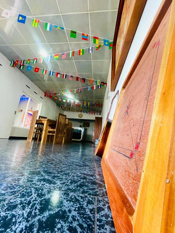 The Lake Round Guest House - 17