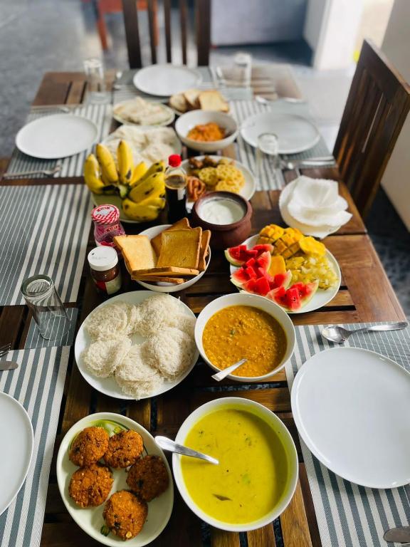 The Lake Round Guest House - 7