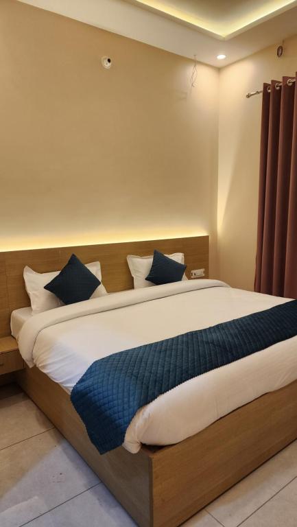 Galería fotográfica de Aamaya en Haldwāni