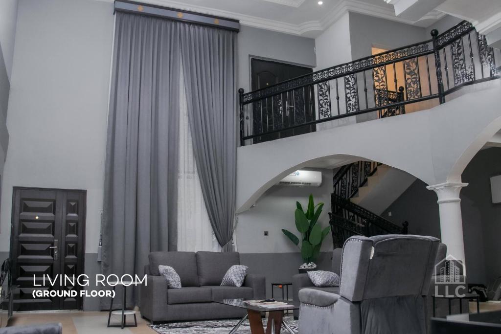 Khu vực ghế ngồi tại llc APARTMENT