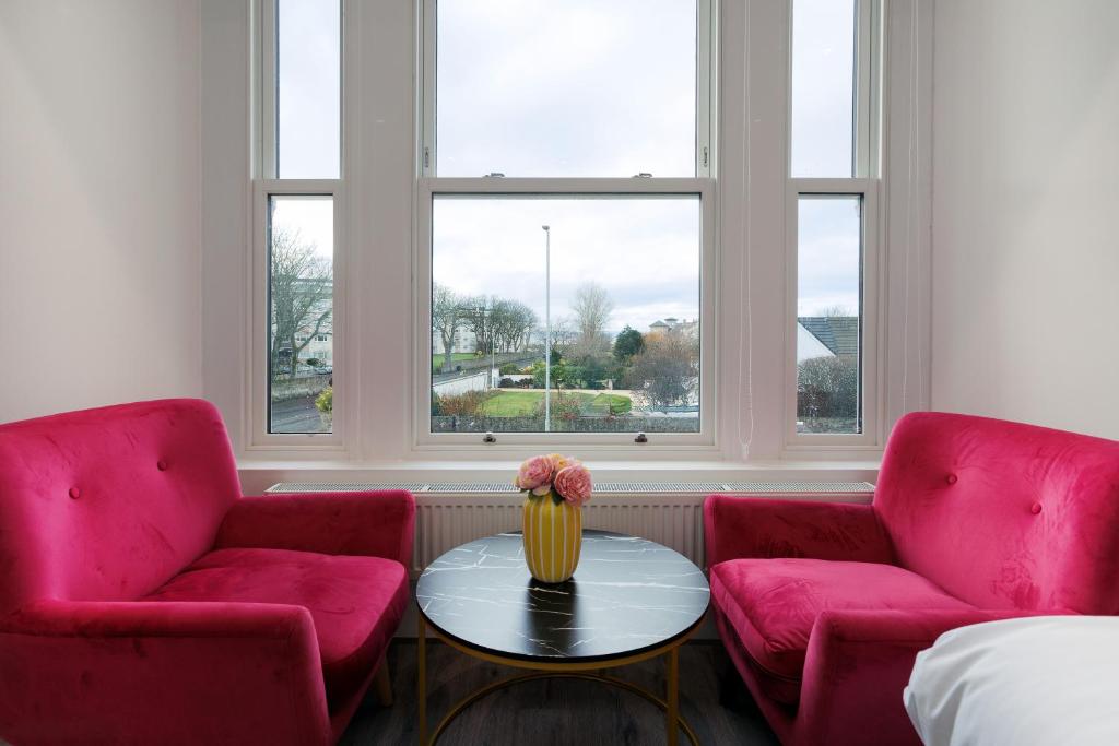 Savoy 5 - Deluxe Family Room