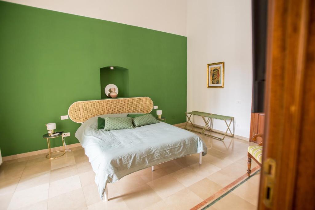 Postel nebo postele na pokoji v ubytování Suite 175