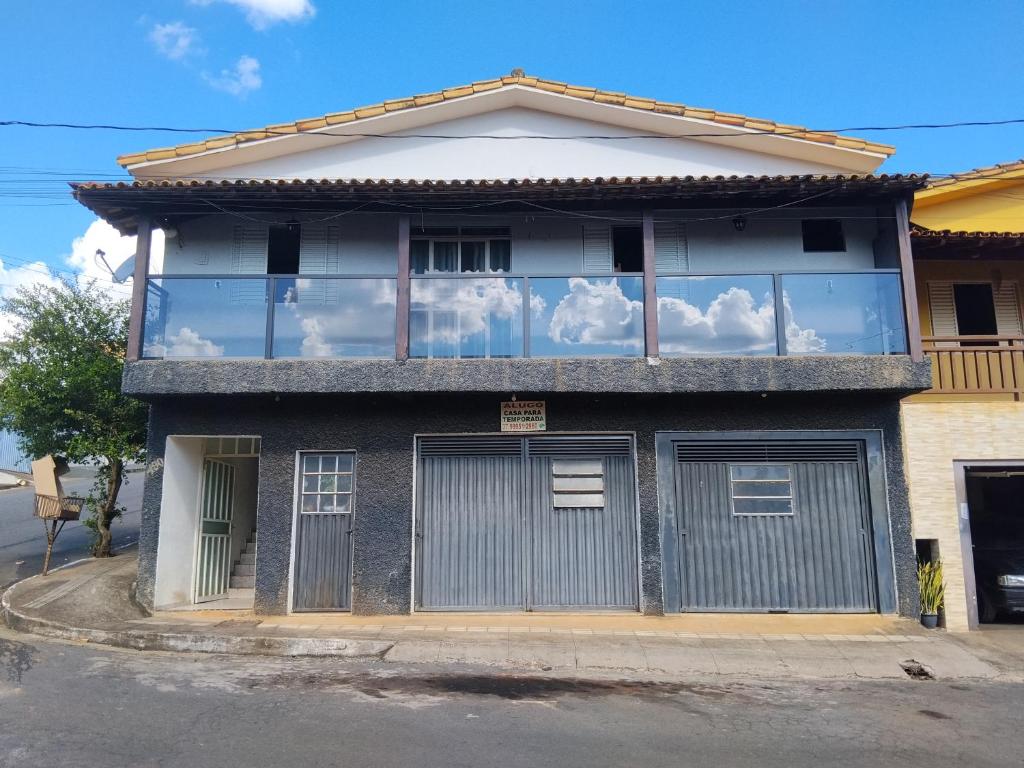 Το κτήριο όπου στεγάζεται  η παραθεριστική κατοικία