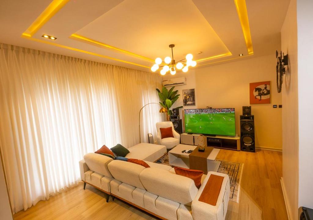 Μια τηλεόραση ή/και κέντρο ψυχαγωγίας στο Xentral Luxury 5 Star Apartments