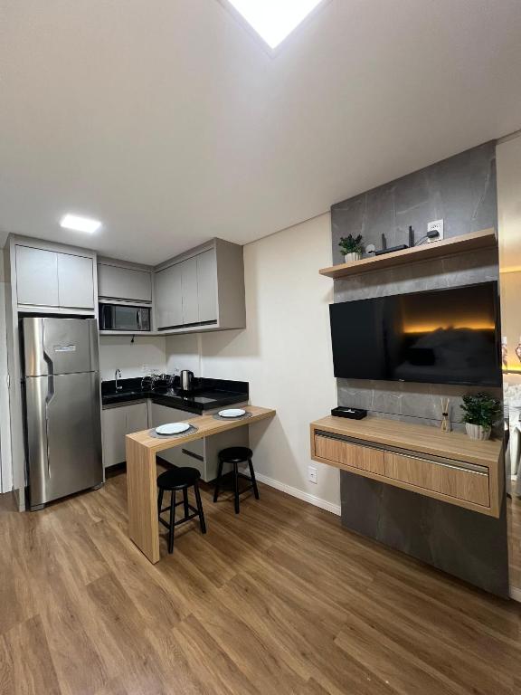 Η κουζίνα ή μικρή κουζίνα στο Flat Studio Cuiabá NOVO, apartamento1308, Ótima localização